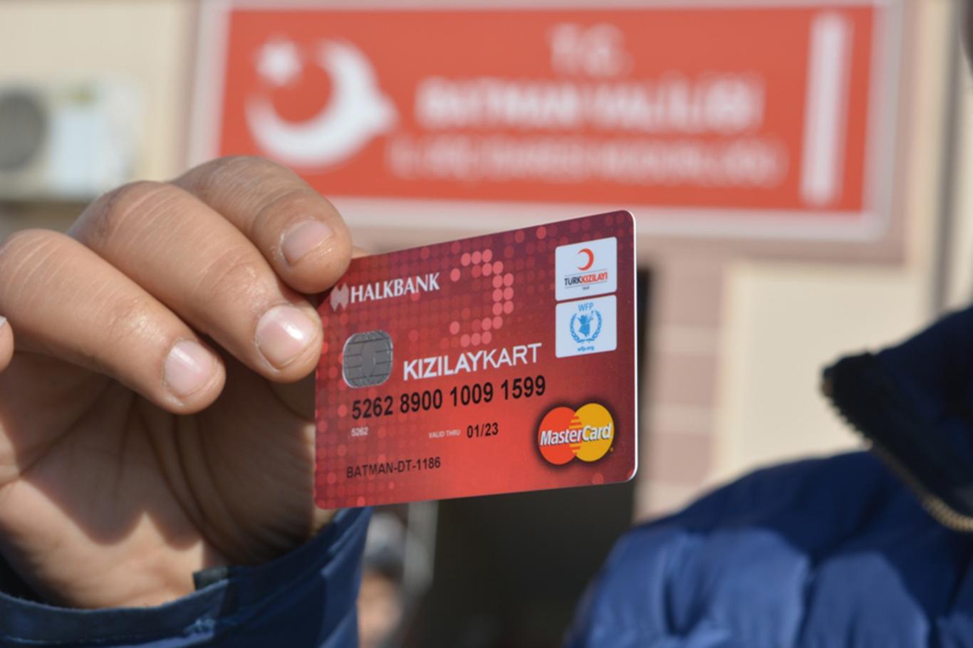 6 bin Suriyeliye "Kızılay Kart" dağıtıldı
